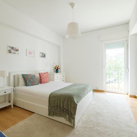Olivais Spacious Apartment Near Airport Lisbon Luaran gambar